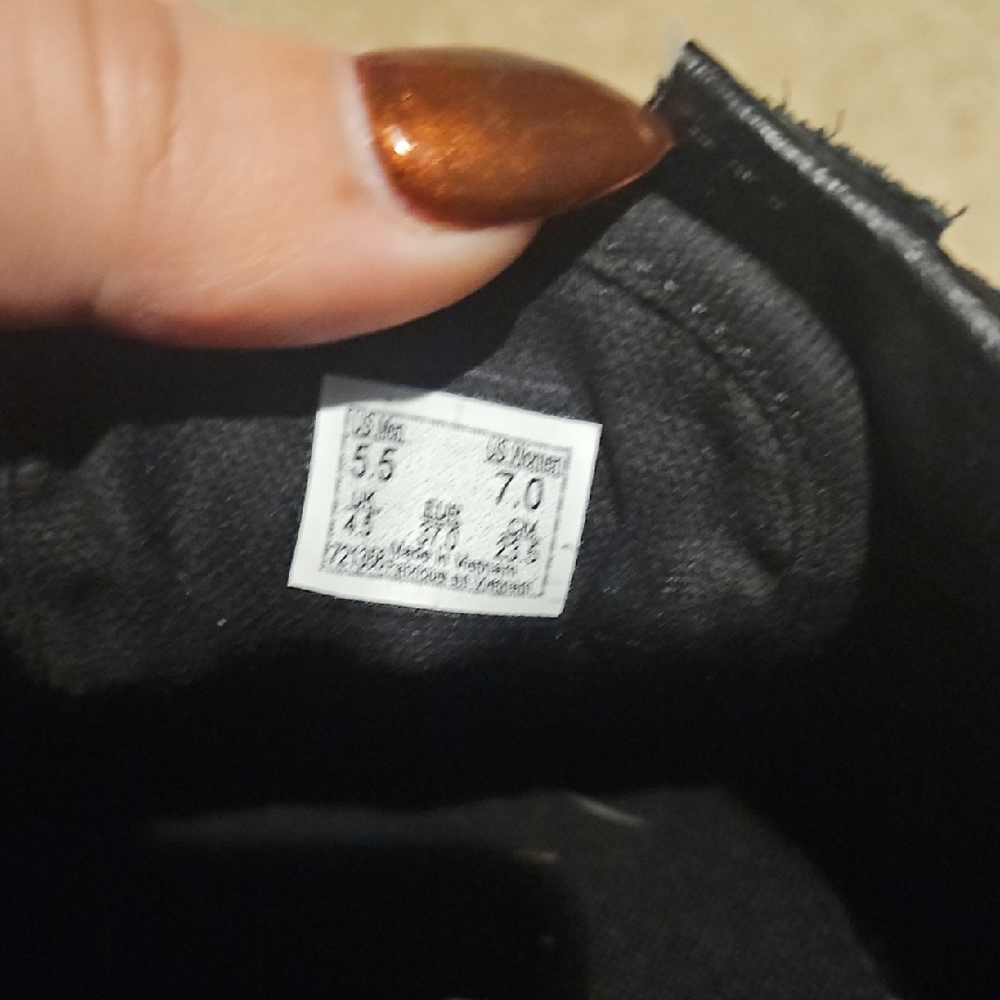 Classic Black and Silver Low Top Vans - Picture 5 of 10